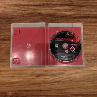 Metal Gear Solid 4 PS3 Guns of the Patriots