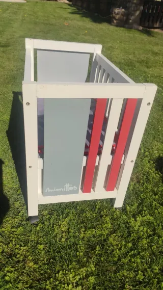 Cuna de madera para muñecas, marca Mimittos