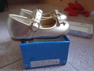 Zapatos dorados bebé con lazo talla 24
