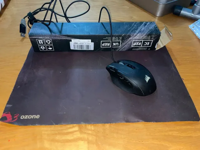 Ratón Corsair Negro + Alfombrilla Ozone