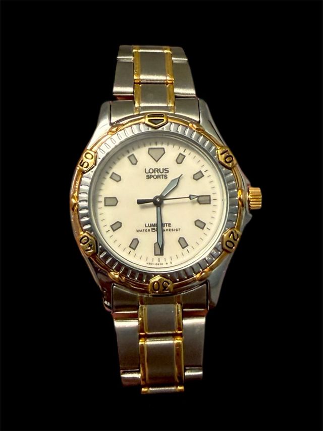 Reloj Lorus Sports Lumibrite Oro y Plata
