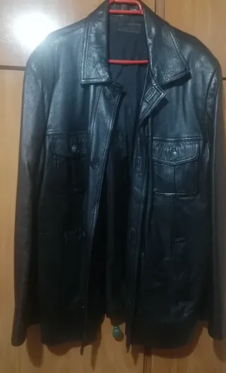Chaquetón de piel negro