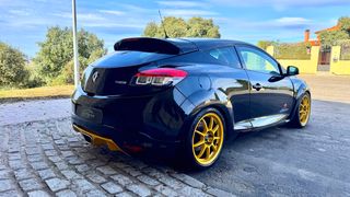 RENAULT MÉGANE RS TROPHY ( CHASIS CUP ) RED BULL