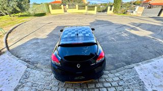 RENAULT MÉGANE RS TROPHY ( CHASIS CUP ) RED BULL