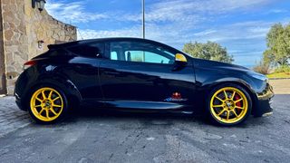 RENAULT MÉGANE RS TROPHY ( CHASIS CUP ) RED BULL