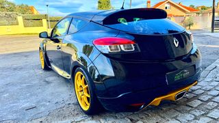 RENAULT MÉGANE RS TROPHY ( CHASIS CUP ) RED BULL