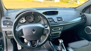 RENAULT MÉGANE RS TROPHY ( CHASIS CUP ) RED BULL