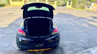 RENAULT MÉGANE RS TROPHY ( CHASIS CUP ) RED BULL