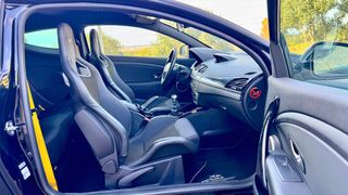 RENAULT MÉGANE RS TROPHY ( CHASIS CUP ) RED BULL