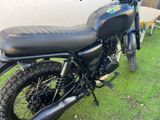 Brixton 125cc Moto 10500 km  se entrega con ITV