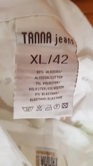 Pantalones vaqueros blancos cropped talla 42