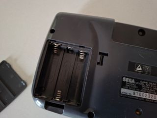 Consola Sega Game Gear + Transformador + Sonic