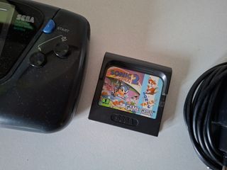 Consola Sega Game Gear + Transformador + Sonic
