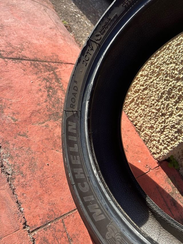 Neumatico Michelin Road 5 2CT Plus