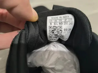 2 paia sneakers Fila e Adidas