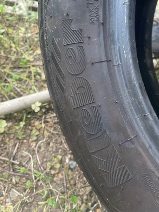 Neumático 225/60R17 99V