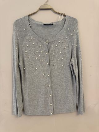 Chaqueta Zara mujer gris con perlas