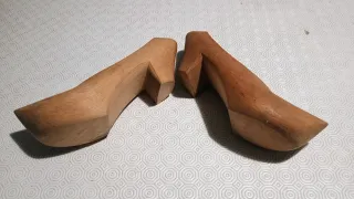 Zuecos artesanales de madera