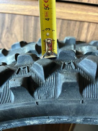 Rueda Michelin Enduro medium 140/80-18 y 80/100-21