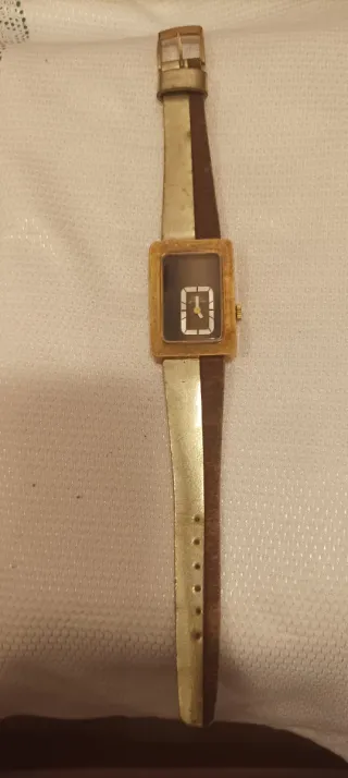 Reloj Verni Dorado y Marrón