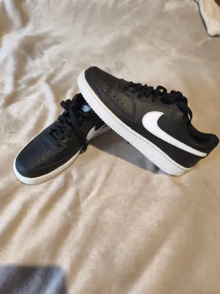 Zapatillas Nike Talla 40 Negras y Blancas