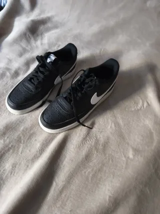Zapatillas Nike Talla 40 Negras y Blancas