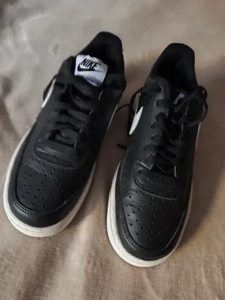 Zapatillas Nike Talla 40 Negras y Blancas