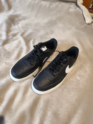 Zapatillas Nike Talla 40 Negras y Blancas