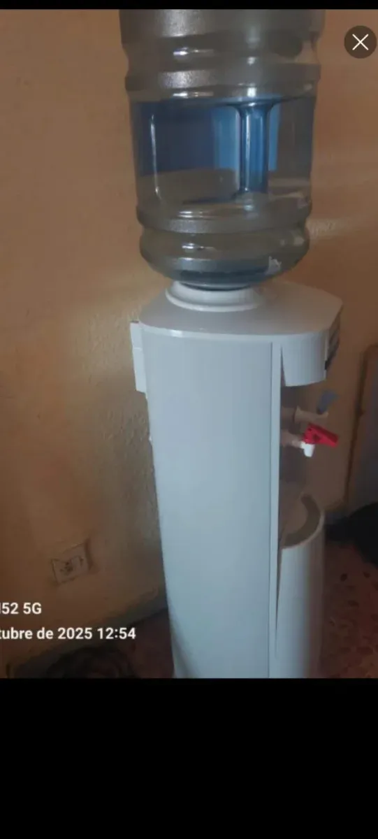 Dispensador Agua Fría y Caliente