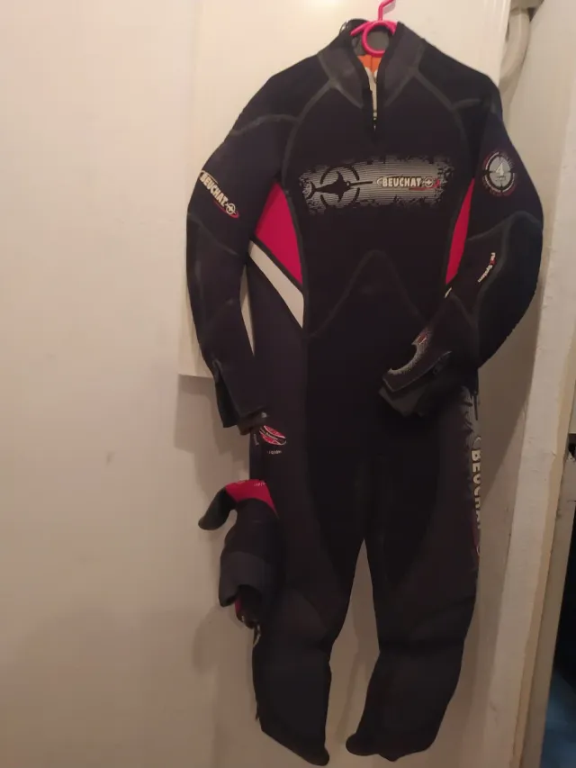 Traje de neopreno Beuchat talla 42-L