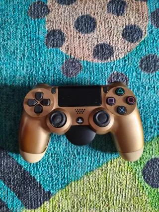 Mando PS4 Dorado