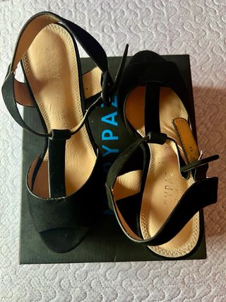 Zapatos de tacón Mary Paz negros talla 39