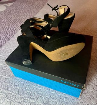 Zapatos de tacón Mary Paz negros talla 39