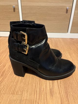 Botines Zara Negros Hebillas Doradas