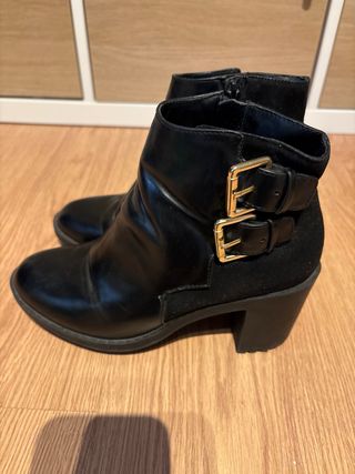 Botines Zara Negros Hebillas Doradas