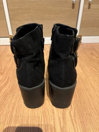 Botines Zara Negros Hebillas Doradas