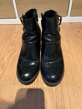 Botines Zara Negros Hebillas Doradas