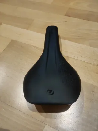 Sillín de bicicleta TOFINO negro