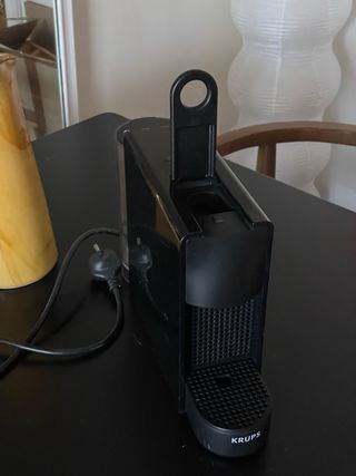 Cafetera Nespresso Essenza Mini Krups