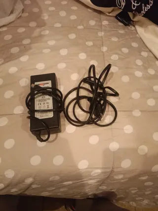 Cargador patinete eléctrico