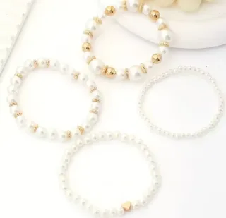 4 Pulseras Perlas y Corazón Dorado