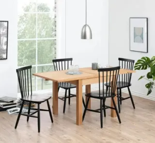 Sillas y sillones varios colores y materiales