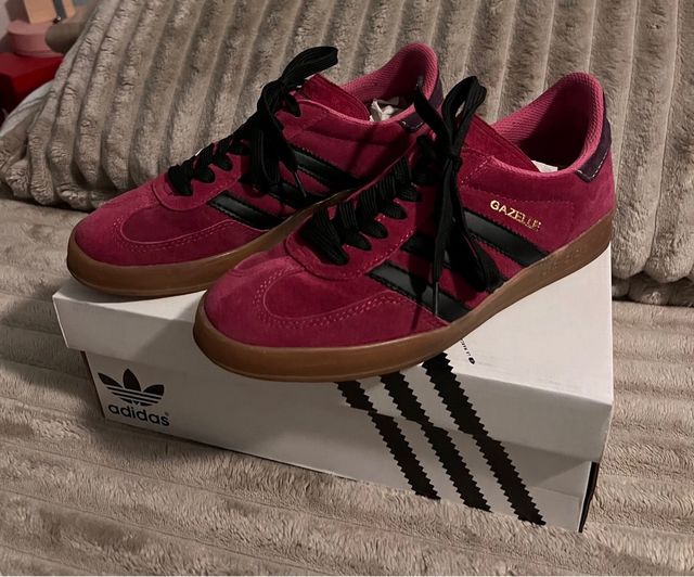 Zapatillas Adidas morado y negras