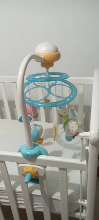 Móvil musical para cuna