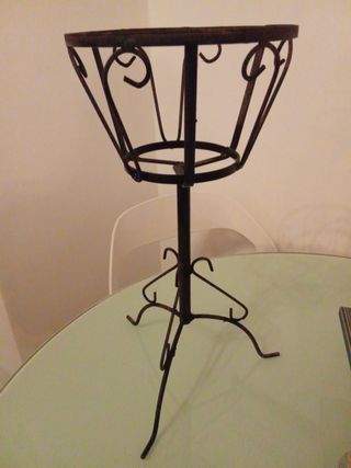 Portafiori in ferro battuto