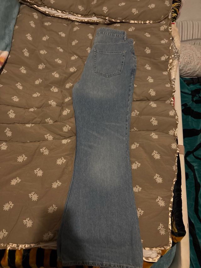 Pantalones campana talla 42 sin usar