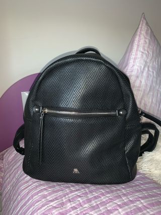 Mochila pequeña de piel negra Paco Martínez