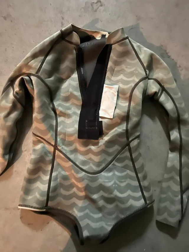 Neopreno corto Billabong mujer T6