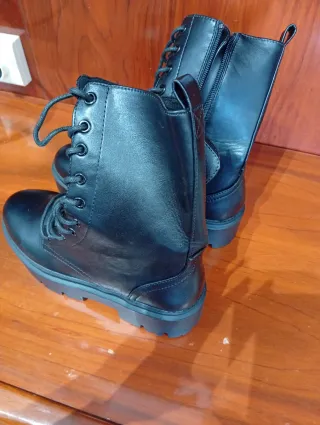 Botas negras mujer con cordones y cremallera,