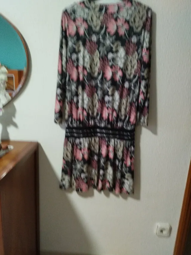 Vestido estampado flores negro rosa gris